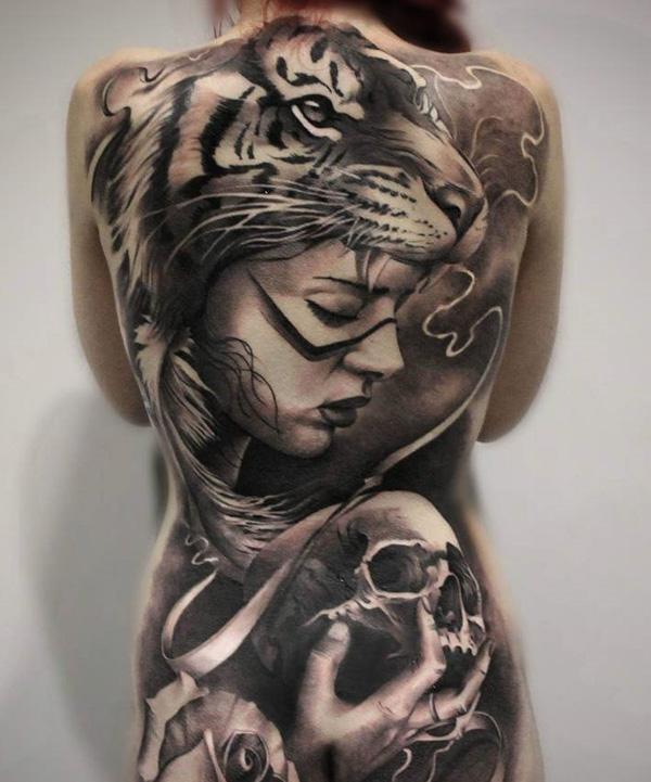 Tigerfrau Rücken Tattoo
