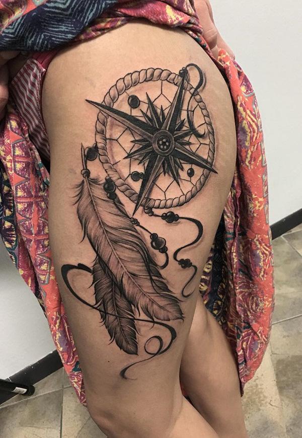 Vedené tetování snů a tetování peří na stehně pro ženy