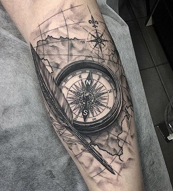 Federkiel und Kompass Tattoo