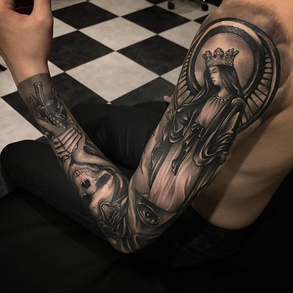 Královna mýtu tetování s plným rukávem
