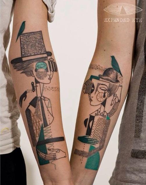 Odpovídající tetování na rukávu v kubistickém stylu