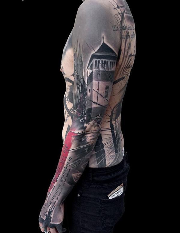 Neuvěřitelné tetování s plným rukávem ve stylu Trash Polka