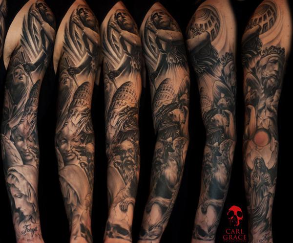 Schwarzweißes religiöses Tattoo am Arm