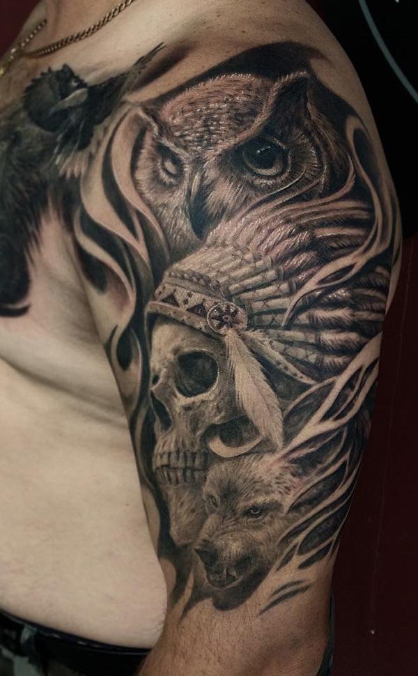 Indiánské inspirované tetování s motivy sovy a vlka