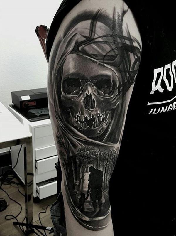 98-Schwarz-weißes Schädel Tattoo