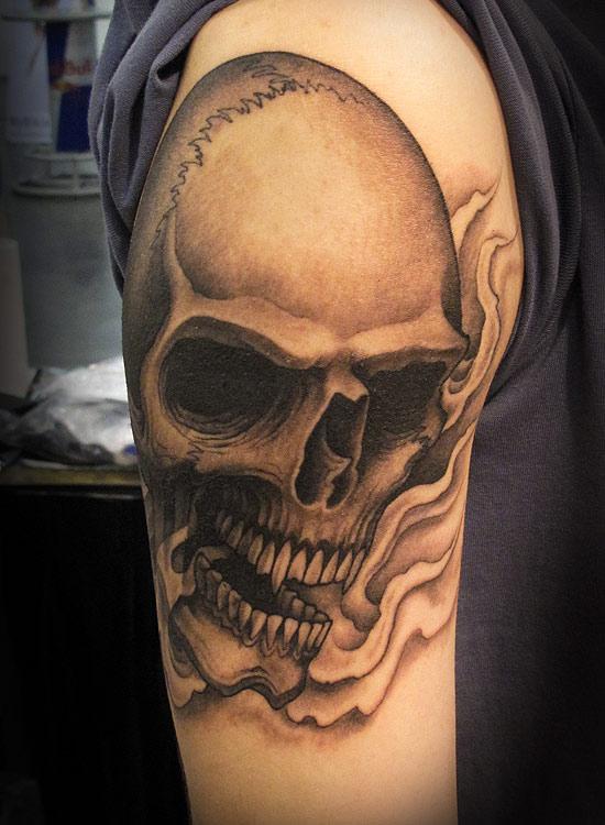 Großes Totenkopf-Ärmel Tattoo für Männer