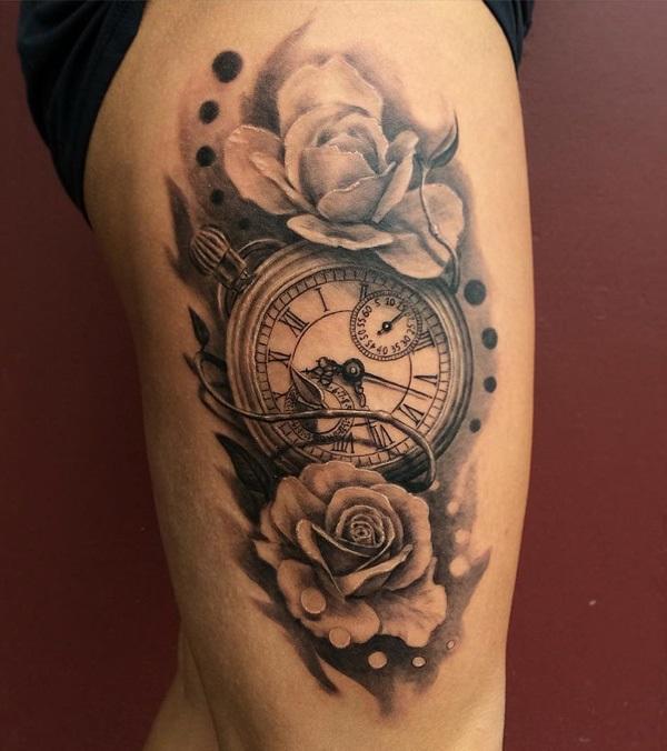 kapesní hodinky-s-růžovým-stehenním-tetováním-66