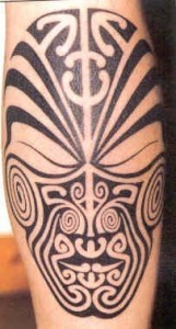 100 besten Tribal Tattoo Designs für Männer und Frauen