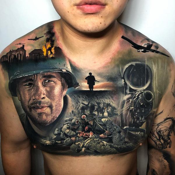 Farbiges Kriegstattoo