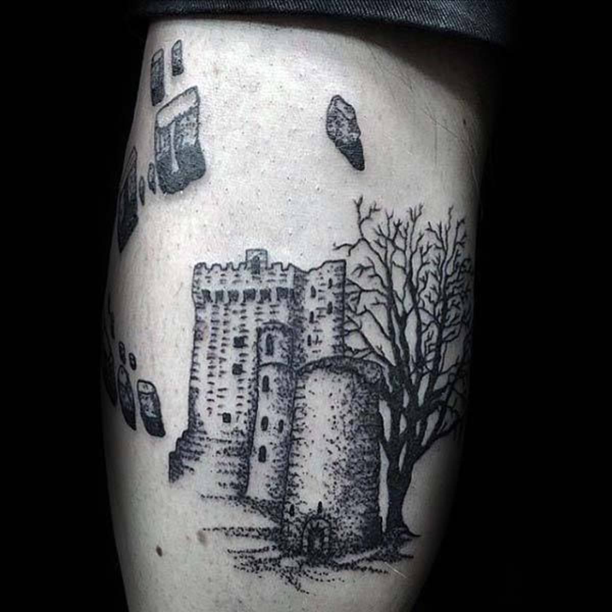 Irish-Castle-Jungs-Bein-Tattoo-Designs