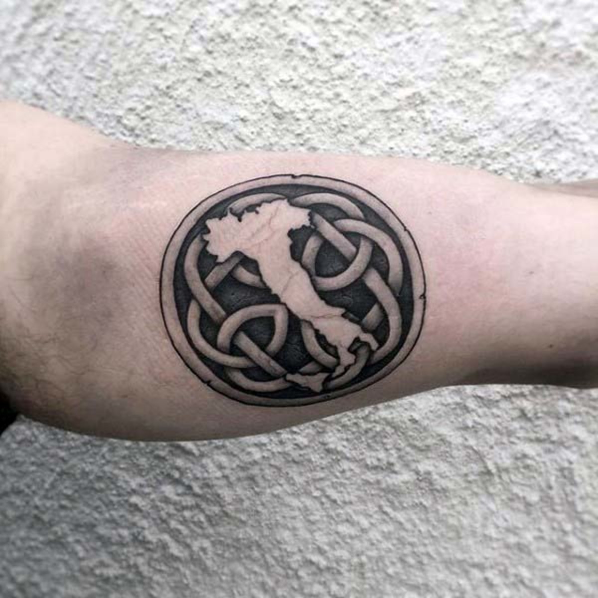 irish-map-with-knot-mens-inner-arm-tattoos