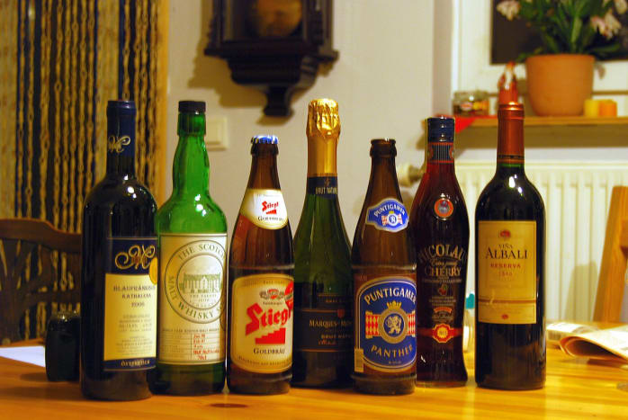 1200px-Common_alkoholic_beverages