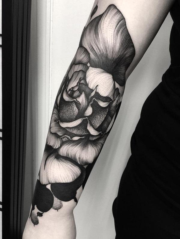 Květinové tetování na předloktí