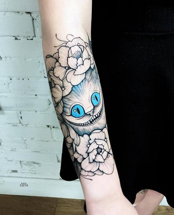 Cheshire Cat mit Pfingstrose Tattoo