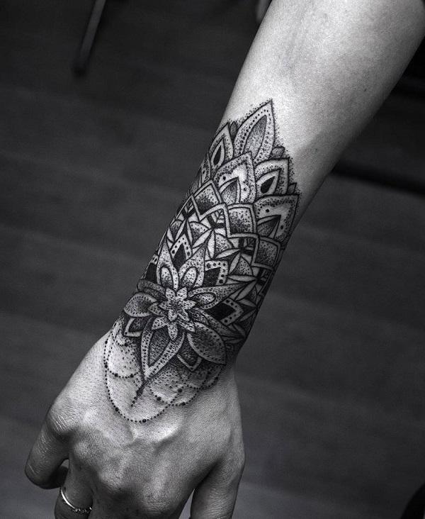 Pánský náramek z černé tečky Mandala