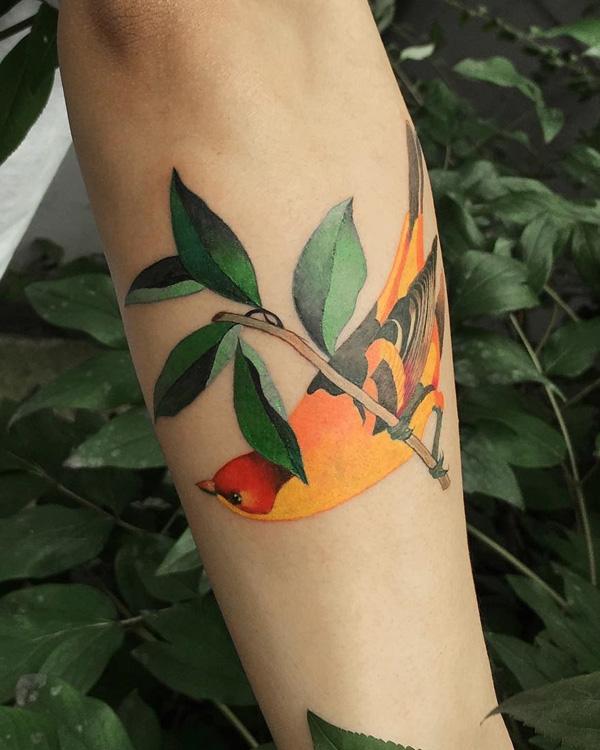 erstaunlich-vogel-und-blätter-tattoo-97
