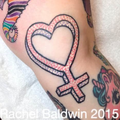 Srdce ženský symbol tetování Rachel Baldwin
