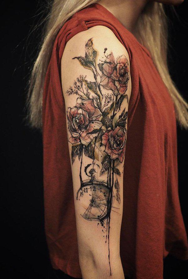 Rose Blume mit Uhr Tattoo im illustrativen Stil