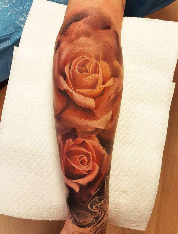 Zwei gelbe Rosen Tattoo