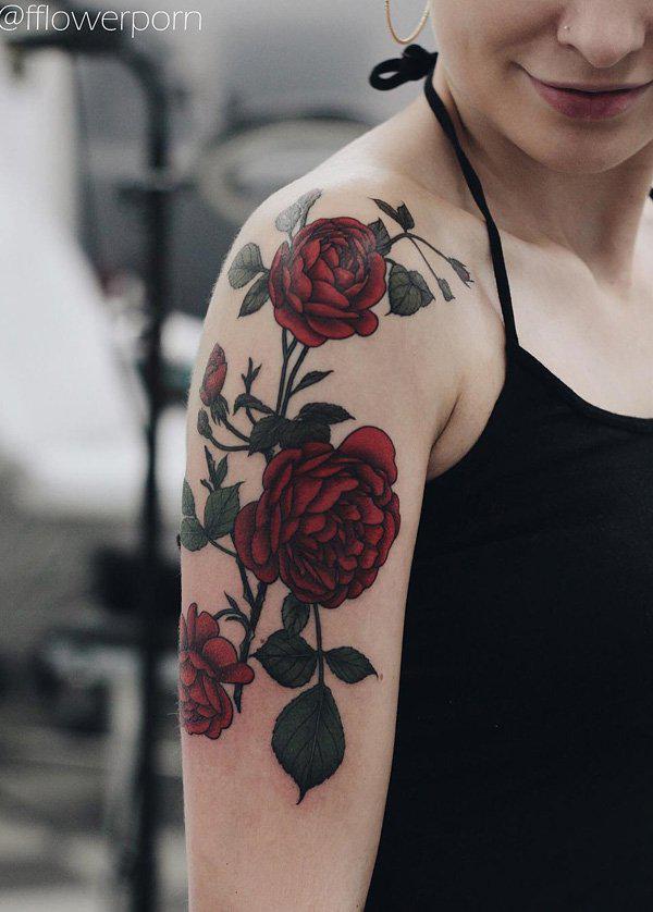 Rose Tattoo am halben Ärmel