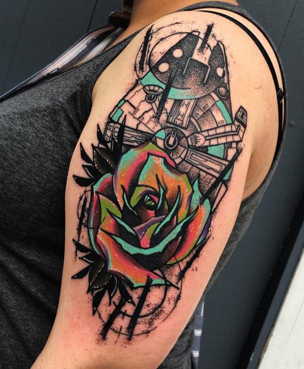 Rose Tattoo am halben Ärmel