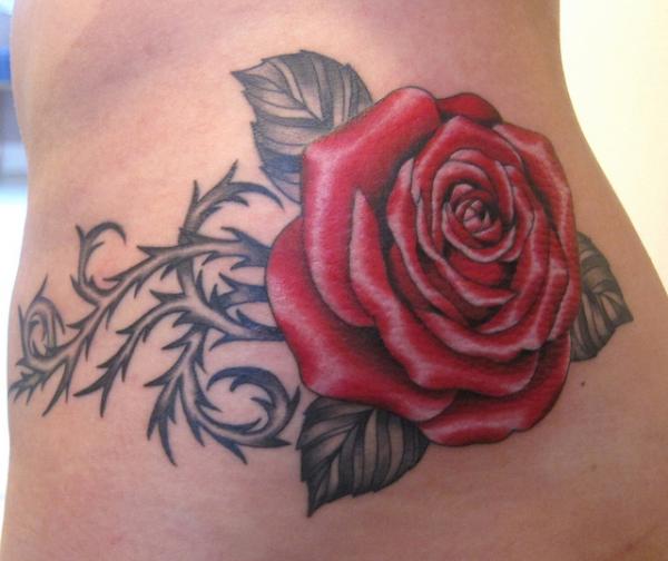 Rose mit Dornen Tattoo