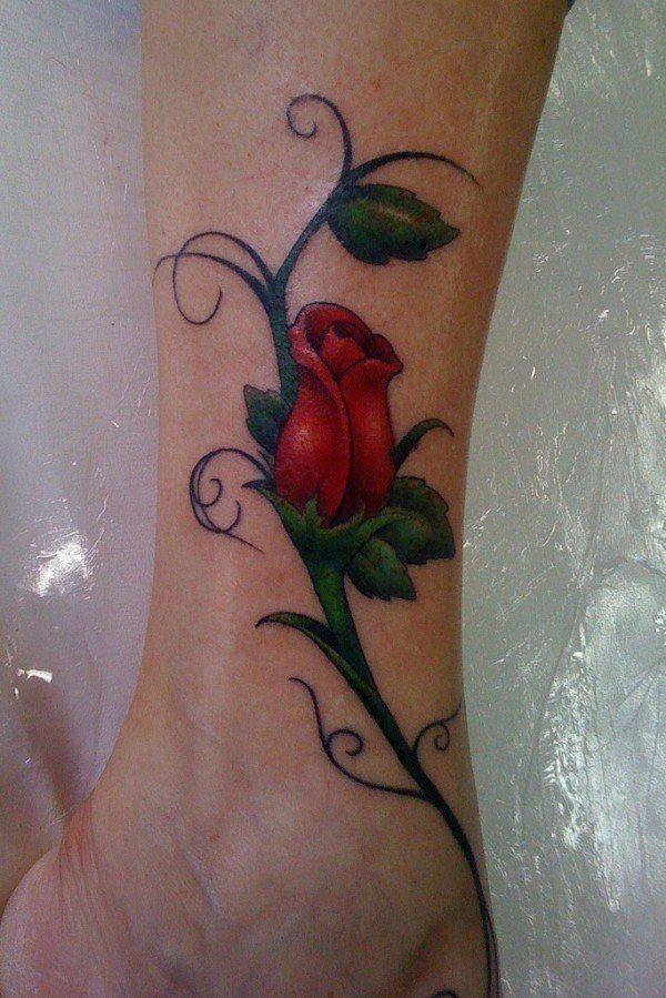Rosenknospe zum Blühen Tattoo