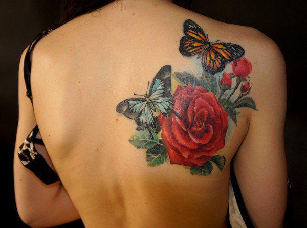 Schmetterlinge und Rosen auf der Rückseite