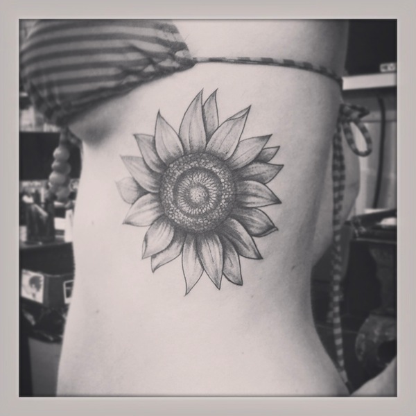 125 Sonnenblumen-Tattoo, um Ihren Tag zu erhellen