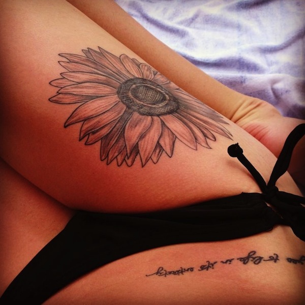 125 Sonnenblumen-Tattoo, um Ihren Tag zu erhellen