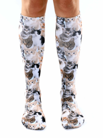 K dispozici na INKEDSHOP.COM: Kitty Knee High Socks