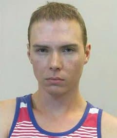 Foto via WikipediaLuka Magnotta ist ein psychotischer Mörder, der ein Video mit dem Titel '1 Lunatic1 Ice Pick' das zeigt, wie er wiederholt mit einem Eispickel auf den internationalen Studenten Lin Jun einsticht, ihn zerstückelt und dann Nekrophilie begeht. Magnotta ging (außerhalb der Kamera), um Gliedmaßen und andere Körperteile von Lin Jun an Grundschulen und Bundesparteibüros zu schicken.