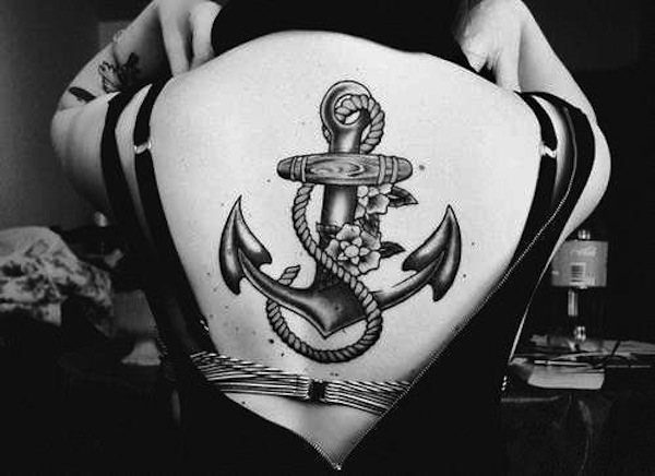 140 nejlepších kotevních tetování, která zůstanou při zemi