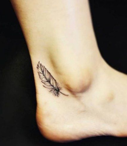 147 návrhů Foot Tattoo, které vám pomohou zanechat strmější stopu
