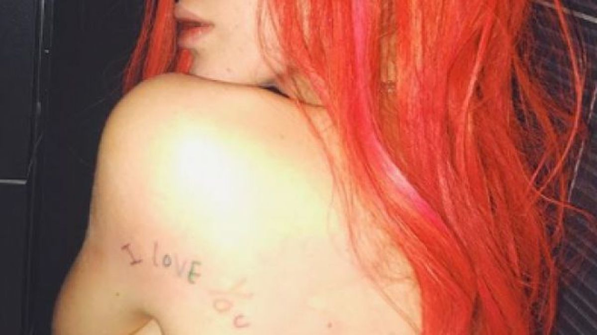 Bella-Thorne-Untere-Schulter-Tattoo