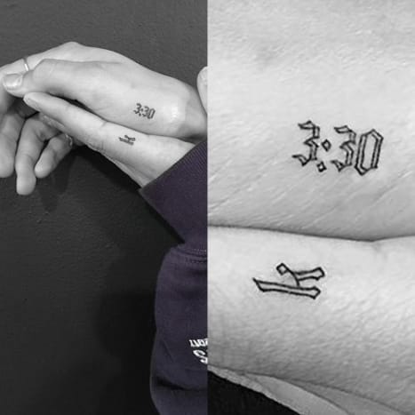 Foto: JonBoy/Instagram Několik měsíců poté, co si nechala vytetovat „PRAY“, měla Hailey na ukazováčku JonBoy inkoust „K“ a na druhé straně čísla „3:30“, jako odkaz na biblickou pasáž Jan 3 : 30. JonBoy popisoval fotografii Haileyho tetování rukou: „Musí být větší a větší a já musím být stále menší a menší.“