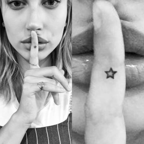 Foto: JonBoy/Instagram Jedním z nejmenších tetování Hailey Baldwin je hvězdný obrys, který si nabarvila na stranu ukazováčku.