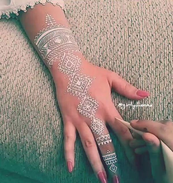 Bílá Henna Design-12