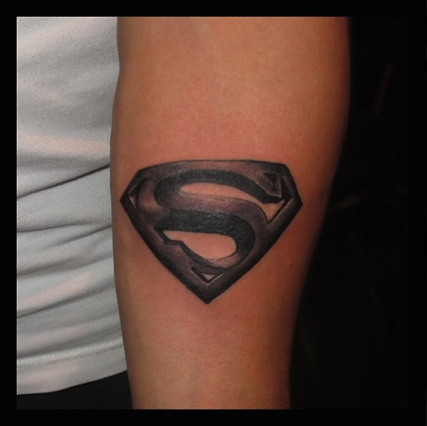 25 Superman Tattoo für den Helden in dir