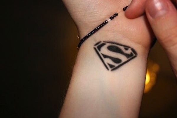 25 Superman Tattoo für den Helden in dir