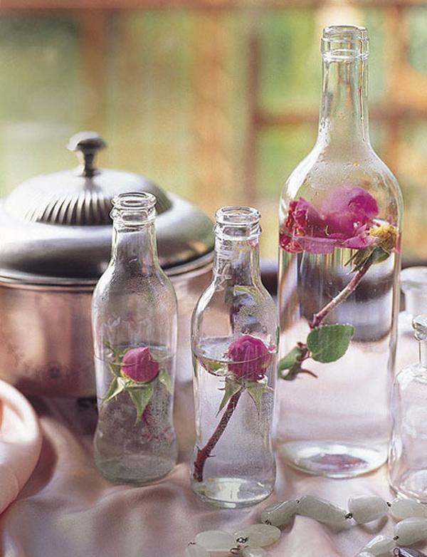 Valentinstag-Dekor-Ideen-Zuhause-Glasflaschen-Rosen-Vintage-Beauty
