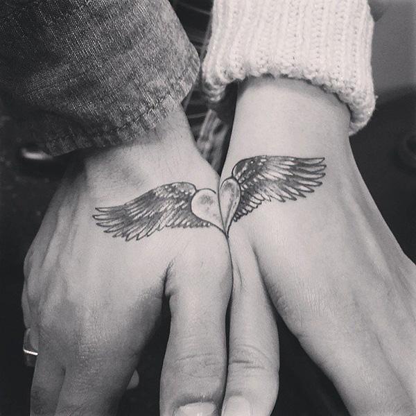 Engelsflügeliges Herz Paar Tattoo