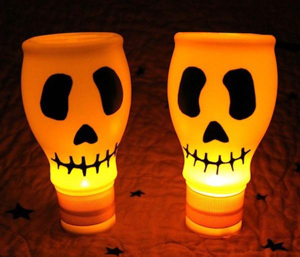 Totenkopflichter wurden aus leeren Milchflaschen hergestellt