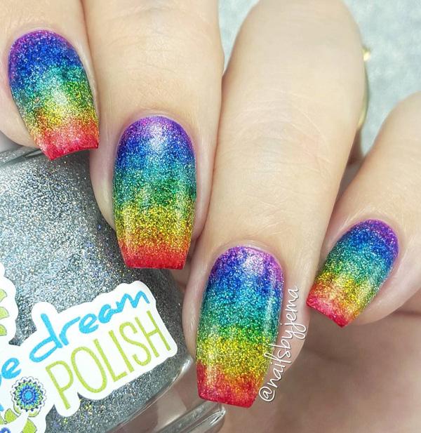 Regenbogen-Nagelkunst-17