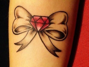 30 atemberaubende Diamant-Tattoo-Designs