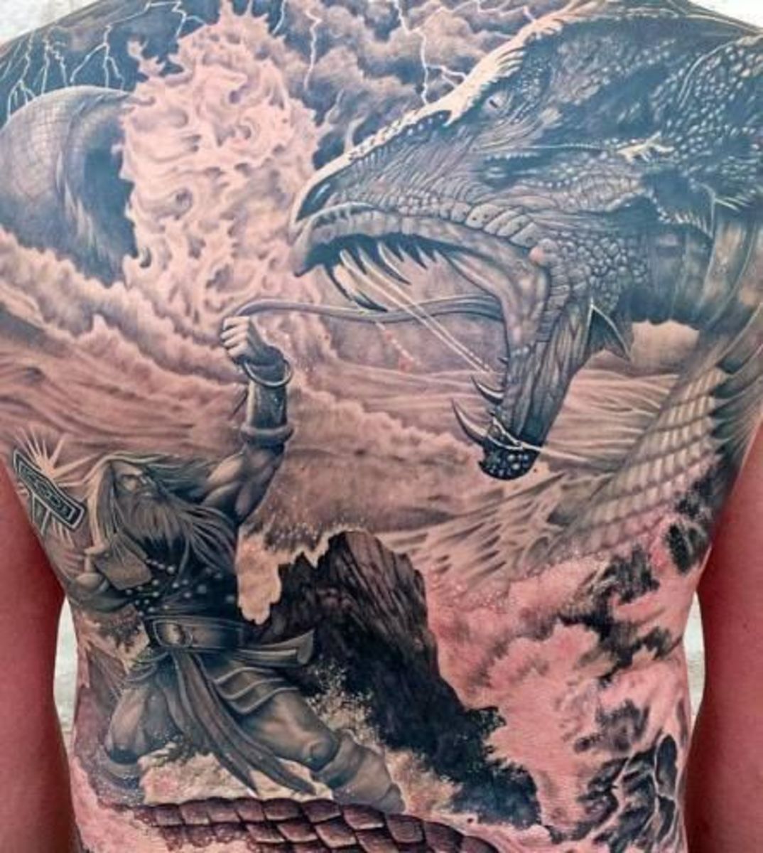 Drachen Thor Rücken Tattoo