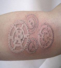 33 bílých tetování pro milovníky bílého inkoustu