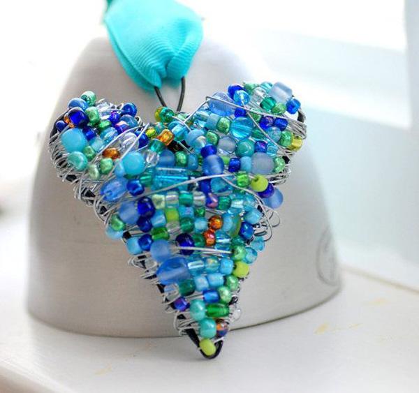 Perlendraht-Herz, blaues und grünes Drahtgewickeltes Ornament