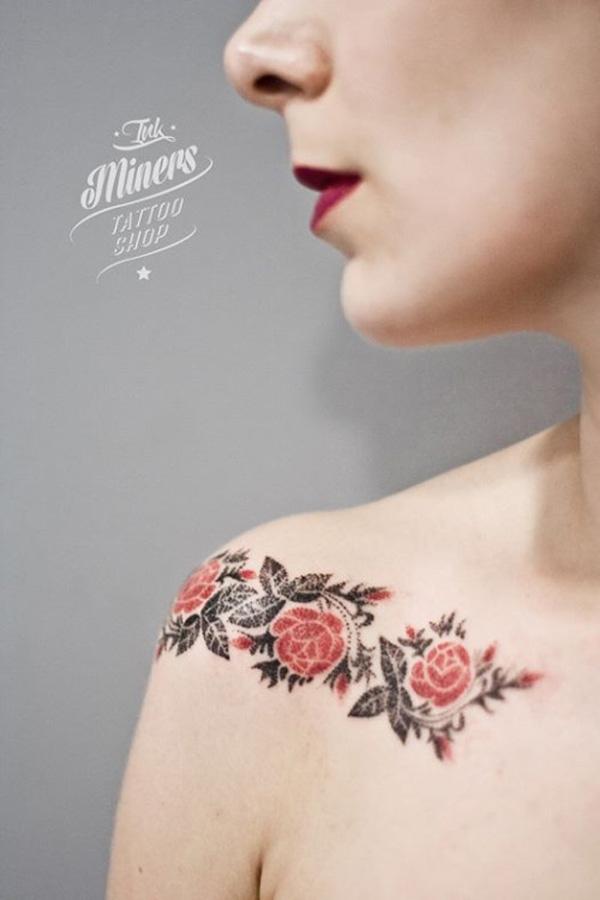 Rose Tattoo am Schlüsselbein für Frauen