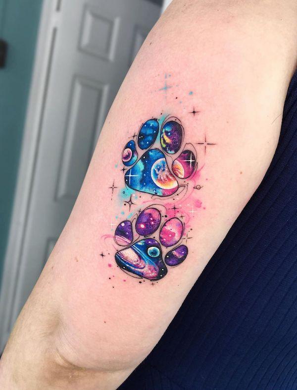 Galaxy Pfotenabdruck Tattoo